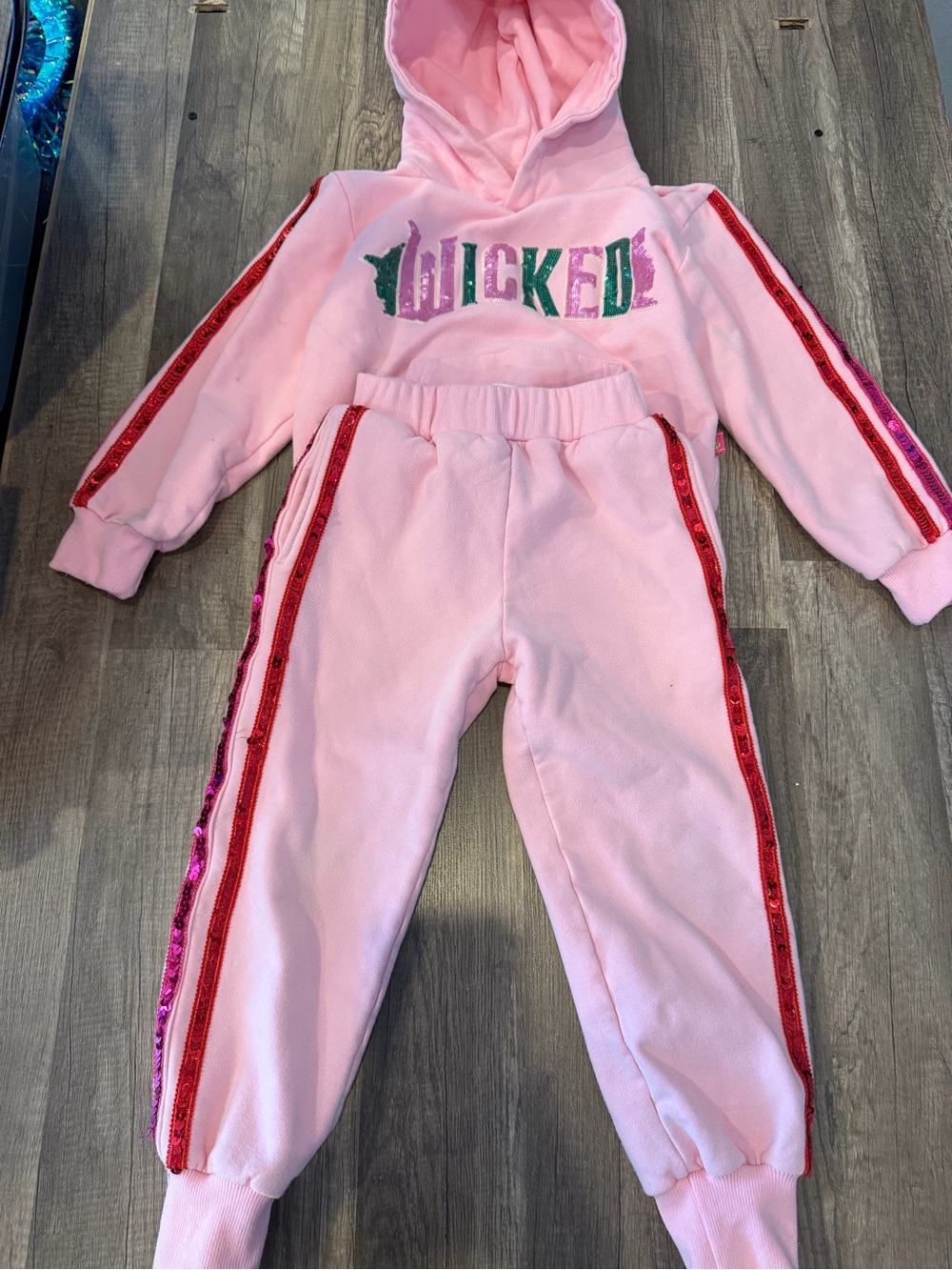 Lola + the boys Pink 'Wicked' Sequin Hoodie & Jogger Set size kids 6 - Picture 2 of 9